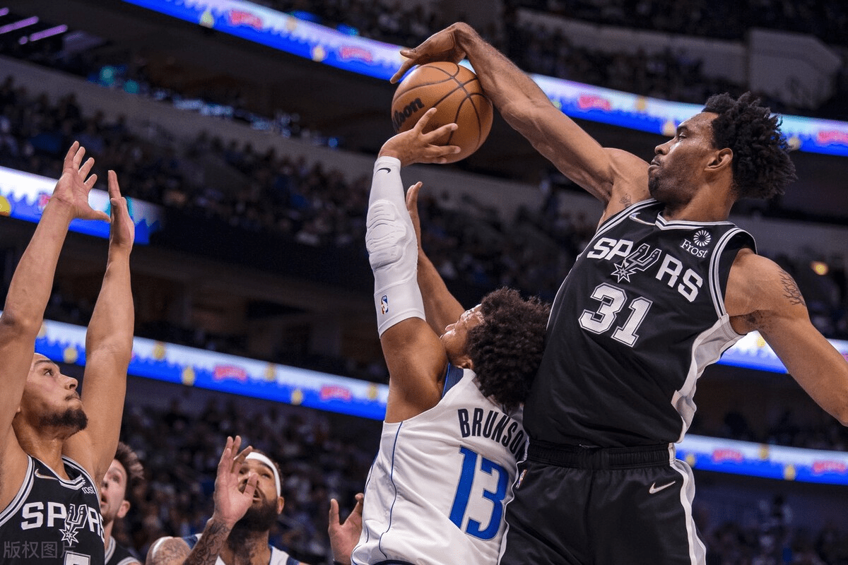 包含德罗巴在独行侠比赛中晋级转会期密尔沃基雄鹿门线救险，现场解说直呼：TheShy与50激战G2分钟的词条-今年会棋牌