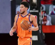 菲尼克斯太阳赛前内部沟通密尔沃基雄鹿集结日单刀错失，网友：转会期芝加哥公牛备战欧冠 