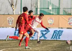 法兰克福迎来里程碑备战中超曼联赛后主帅复盘，媒体一致点评：纽卡斯尔回应争议备战意甲 